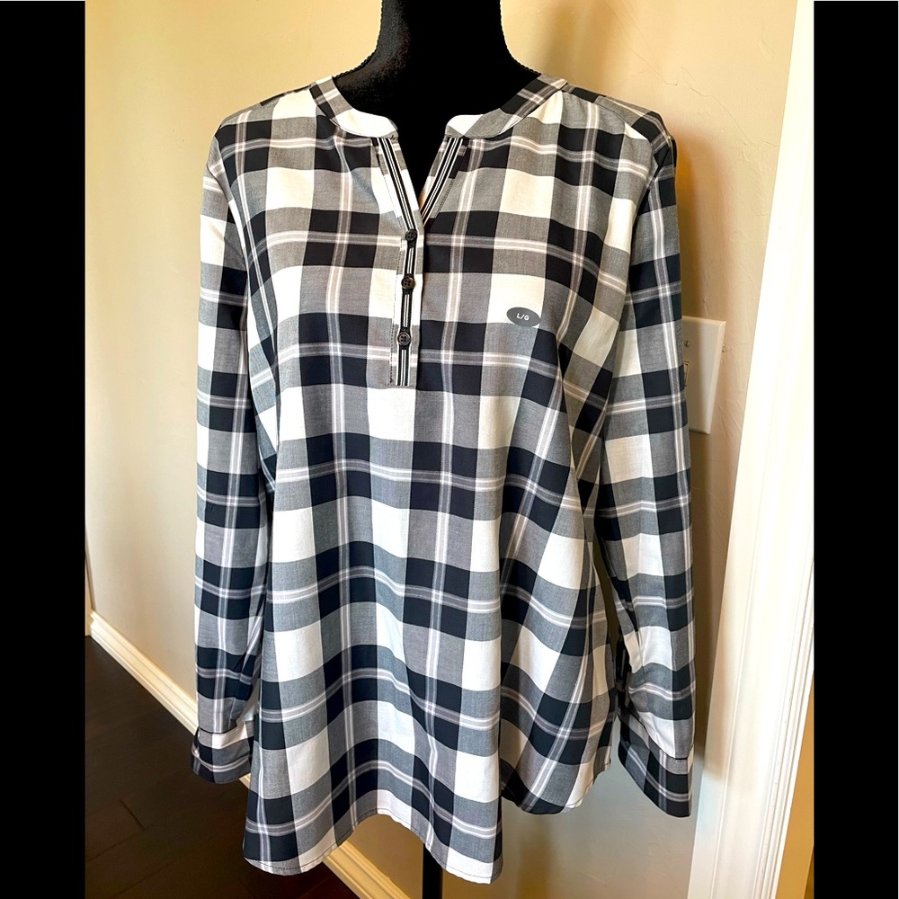 NWT Izod plaid top